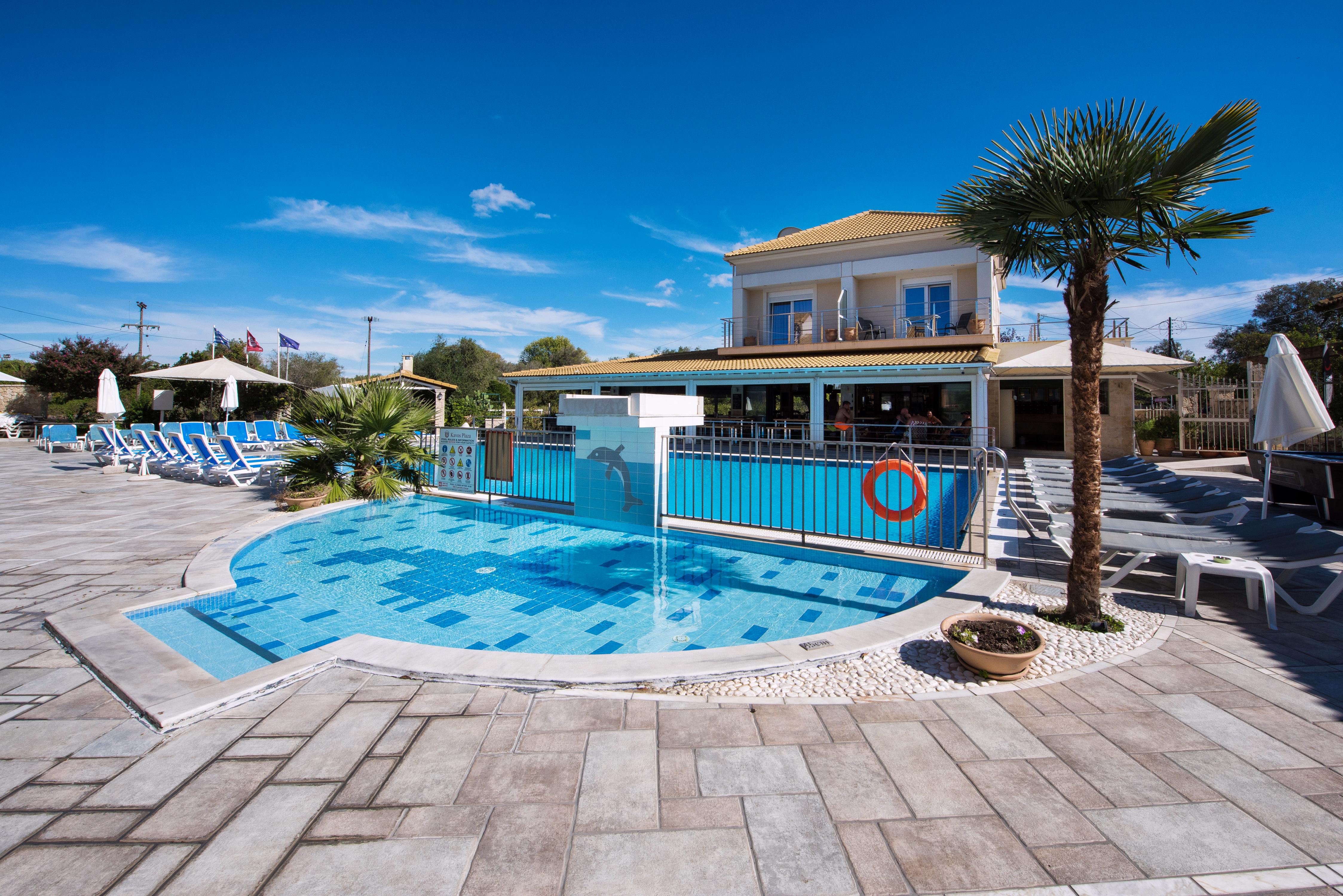 Kavos Plaza Hotel Exterior foto